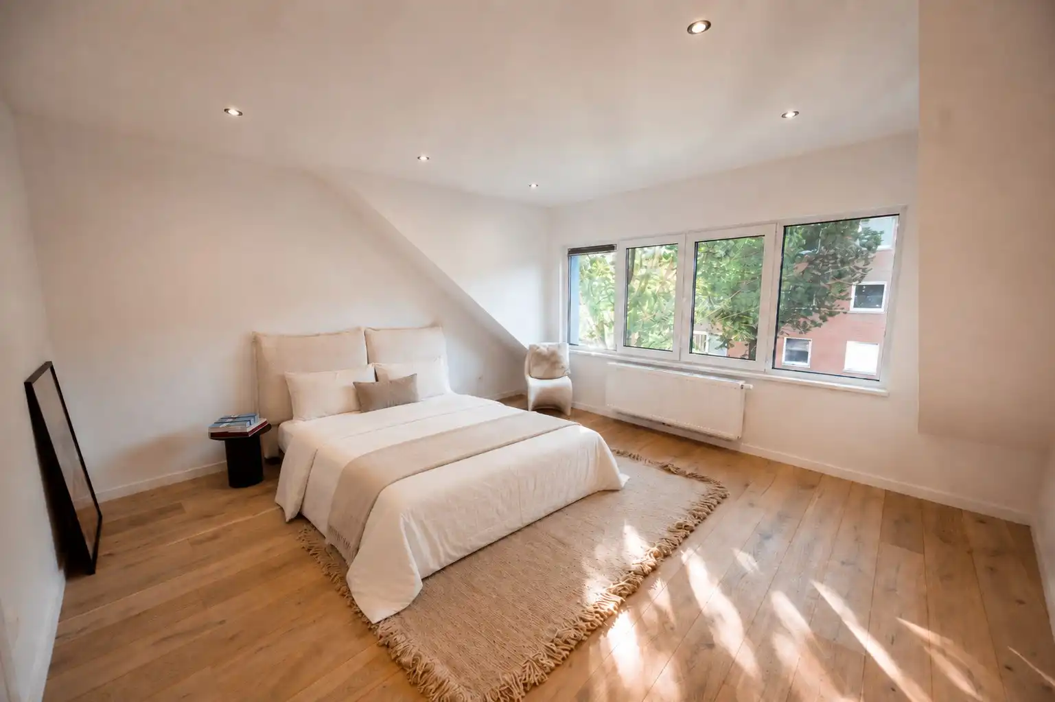 EXCLUSIEF GERENOVEERDE WONING NABIJ SPUIKOM foto 11