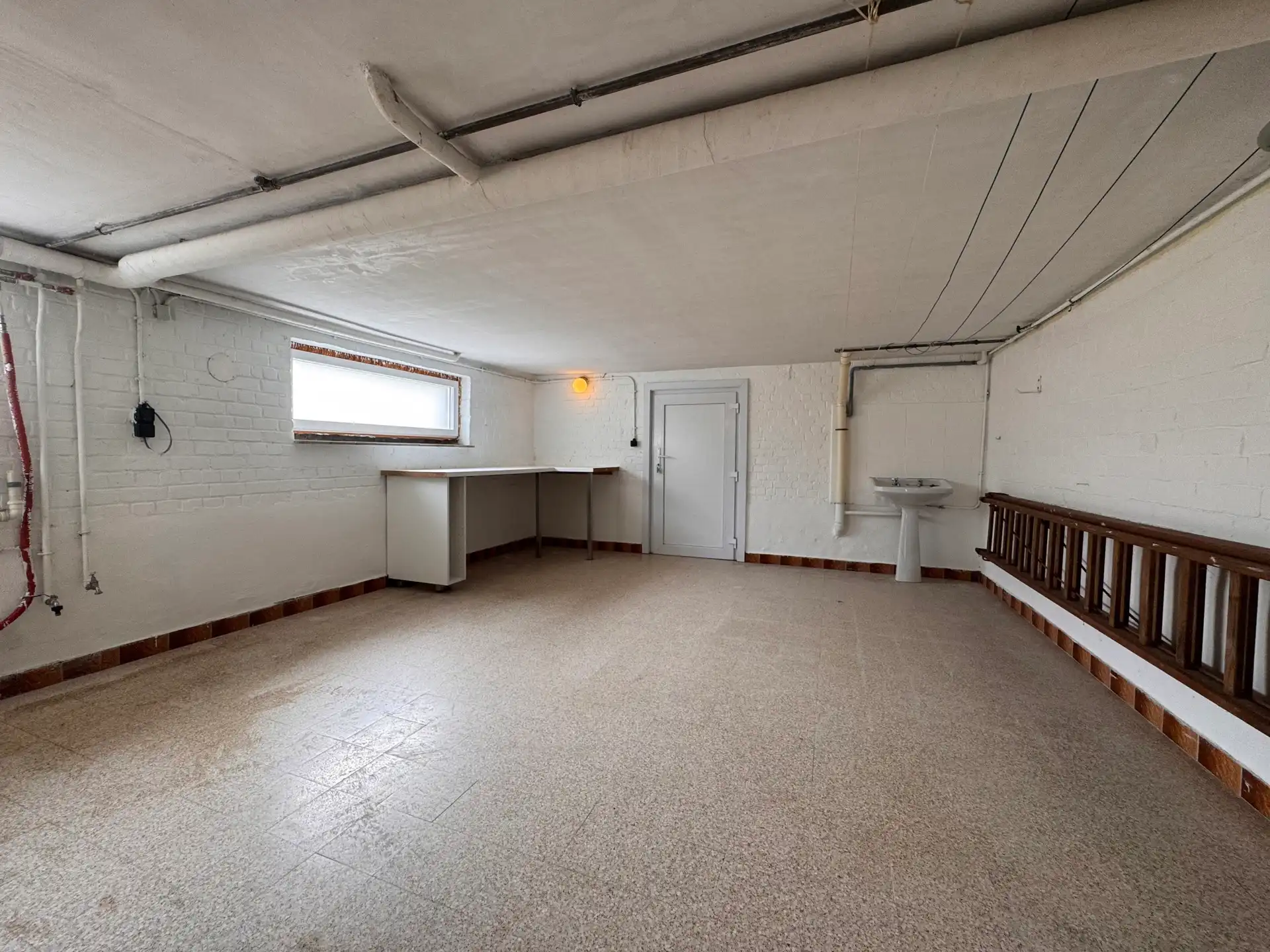 Rustig gelegen woning met 3 slaapkamers en grote tuin foto 18