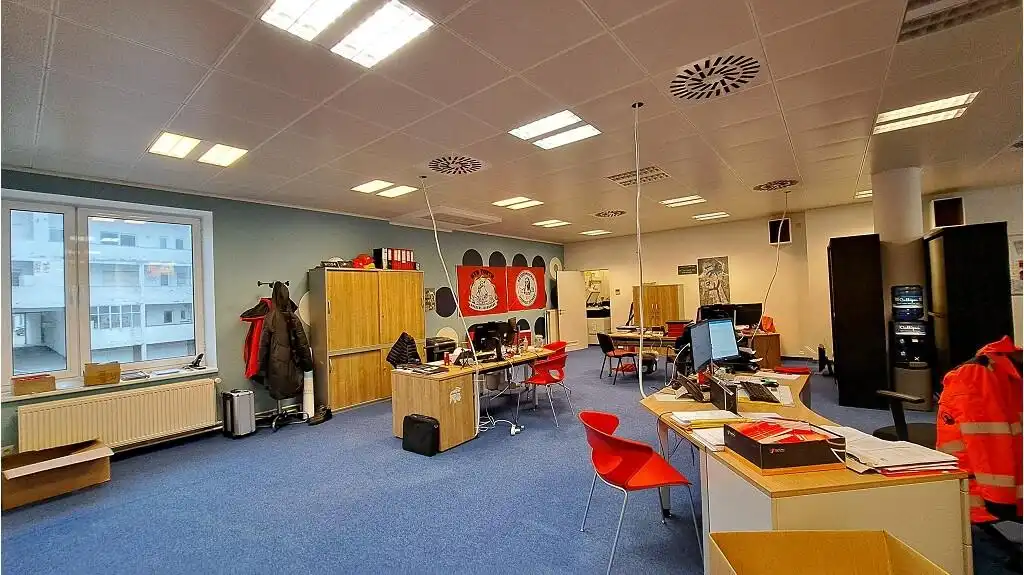 Ruime kantoor- of handelsruimte te huur in Zeebrugge foto 7