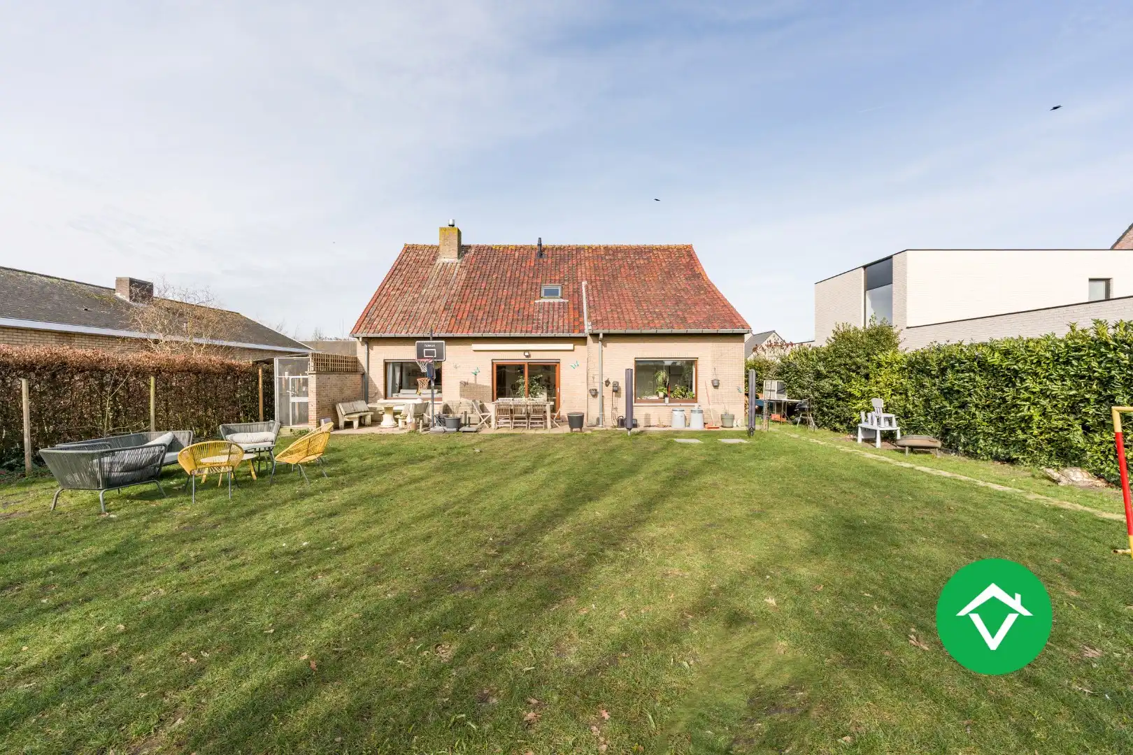 Alleenstaande woning met 5 slaapkamers en garage te Koekelare foto 5