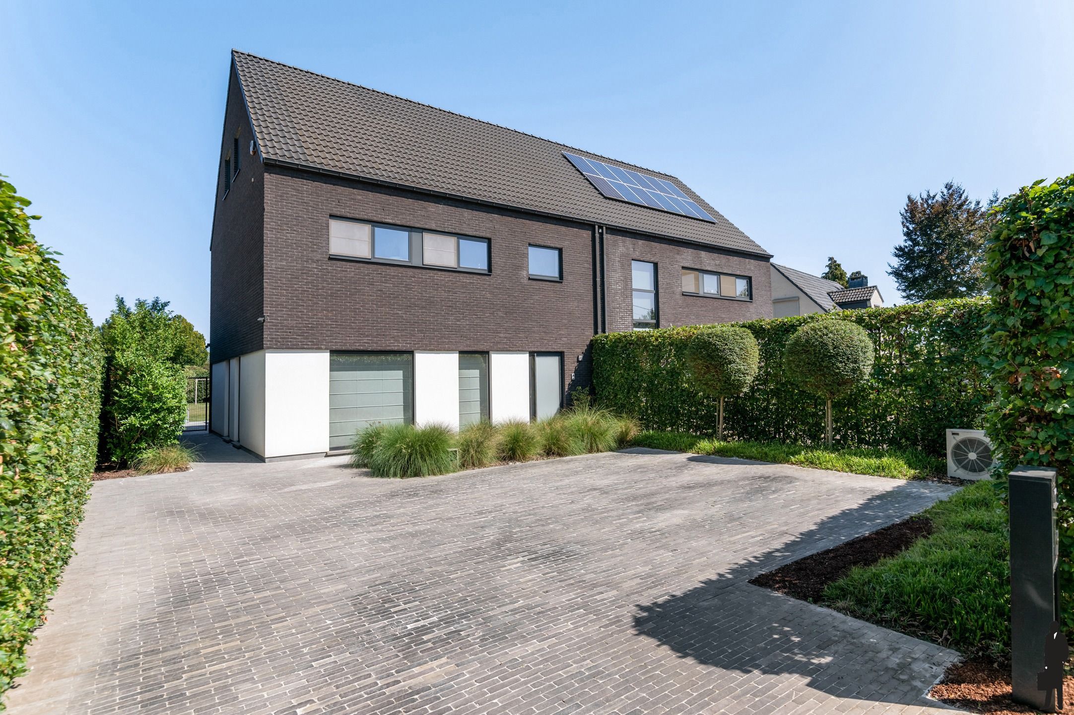 Prachtige energiezuinige woning met 4 slpks, 2 badks en tuin foto {{pictureIndex}}