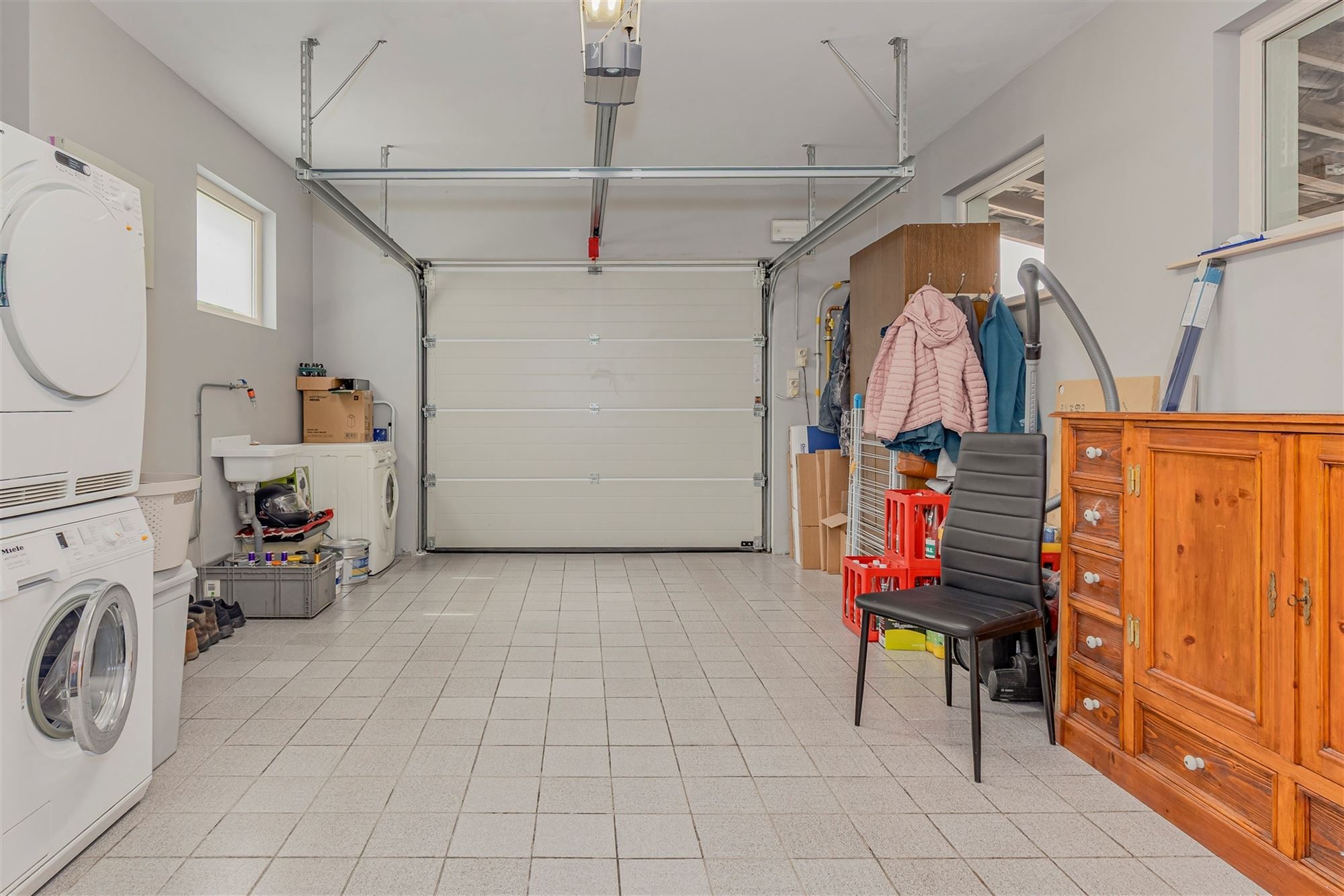 Prachtige villa in rustige wijk met vergund magazijn van 100 m² foto 11