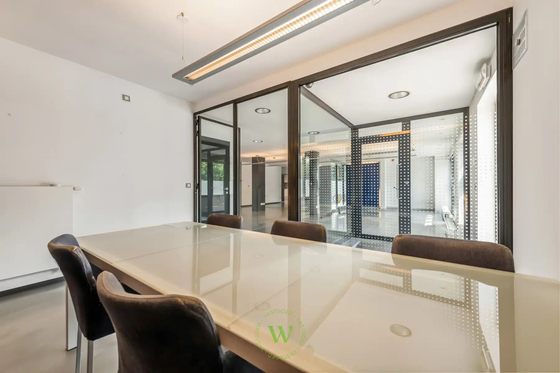 Strategische toplocatie voor uw onderneming. foto 7