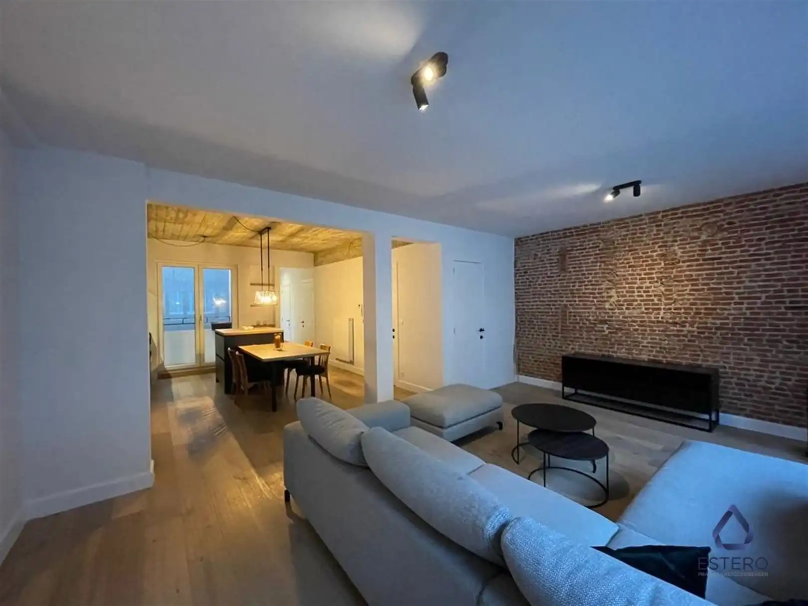 Stijlvol gemeubeld appartement op toplocatie foto 7