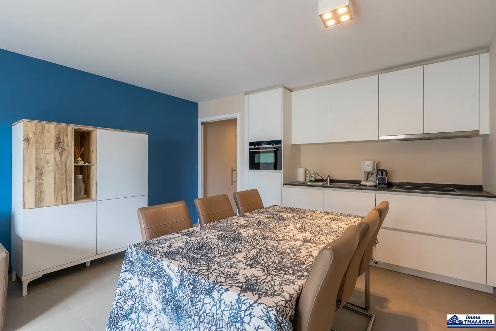 Modern ingericht appartement op de 5e verdieping aan de Ankerweg in De Panne - perfecte uitvalsbasis voor een gezellig verblijf aan zee. foto 12