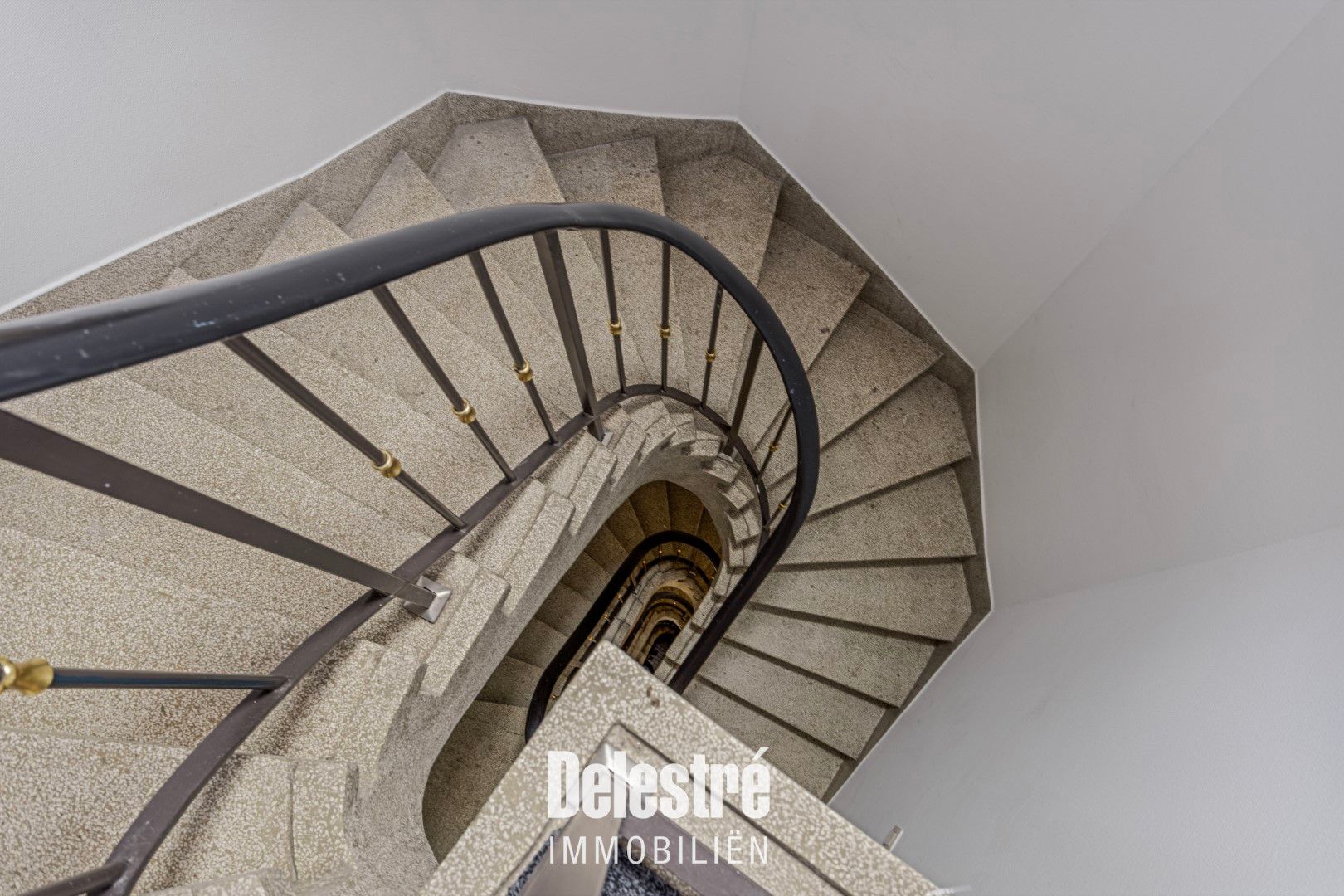 RUIME VERHUURDE APP. CENTRUM HALLE  foto 30