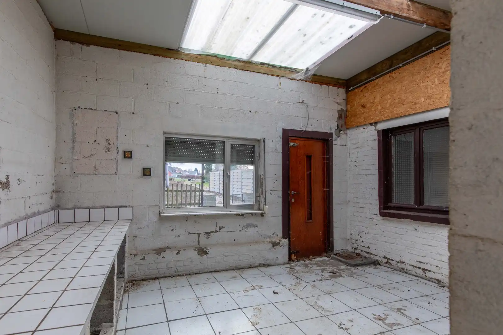 Woning in het centrum met loods of magazijn foto 7