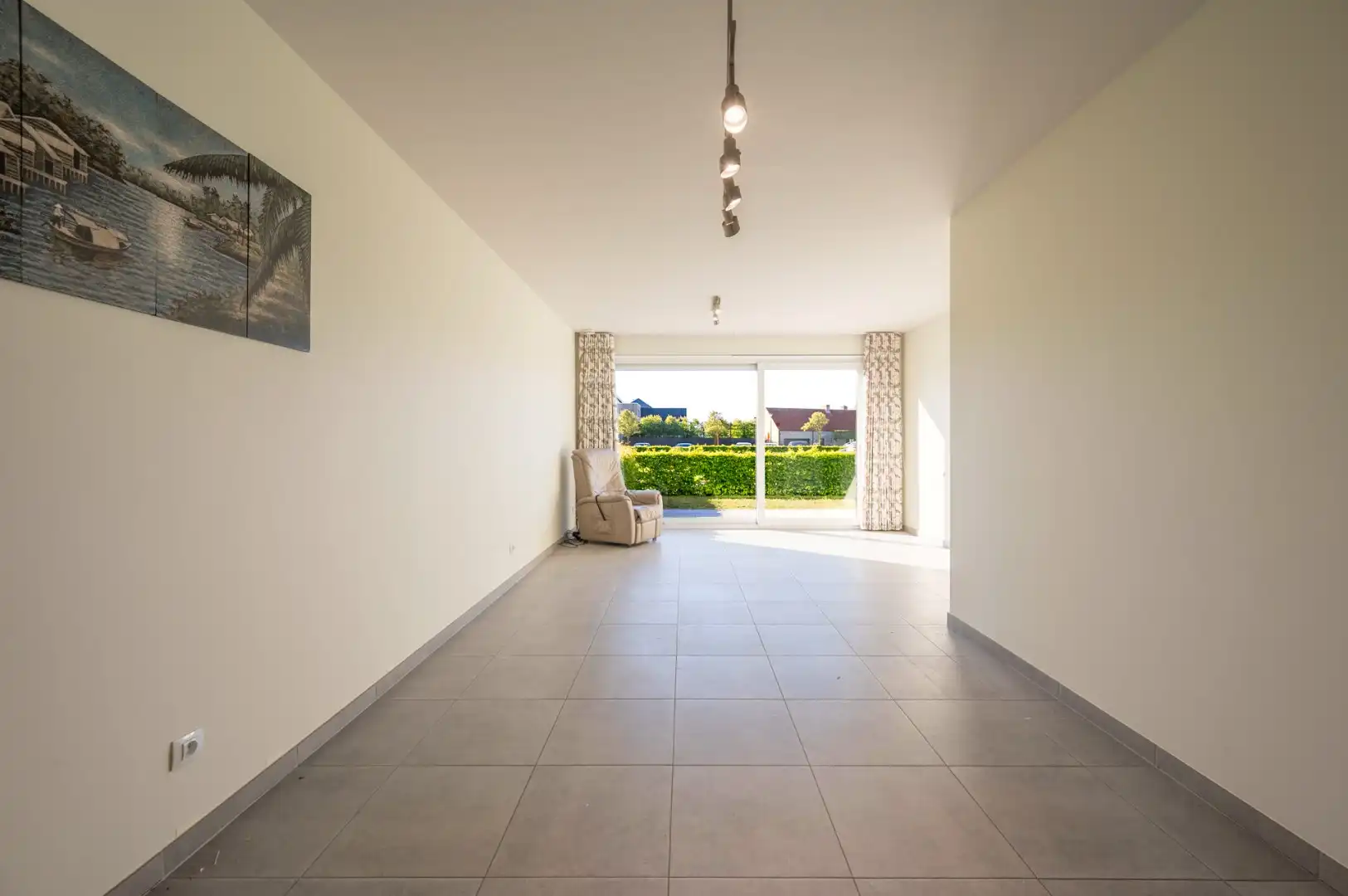 Instapklaar appartement met garage in Bredene foto 6