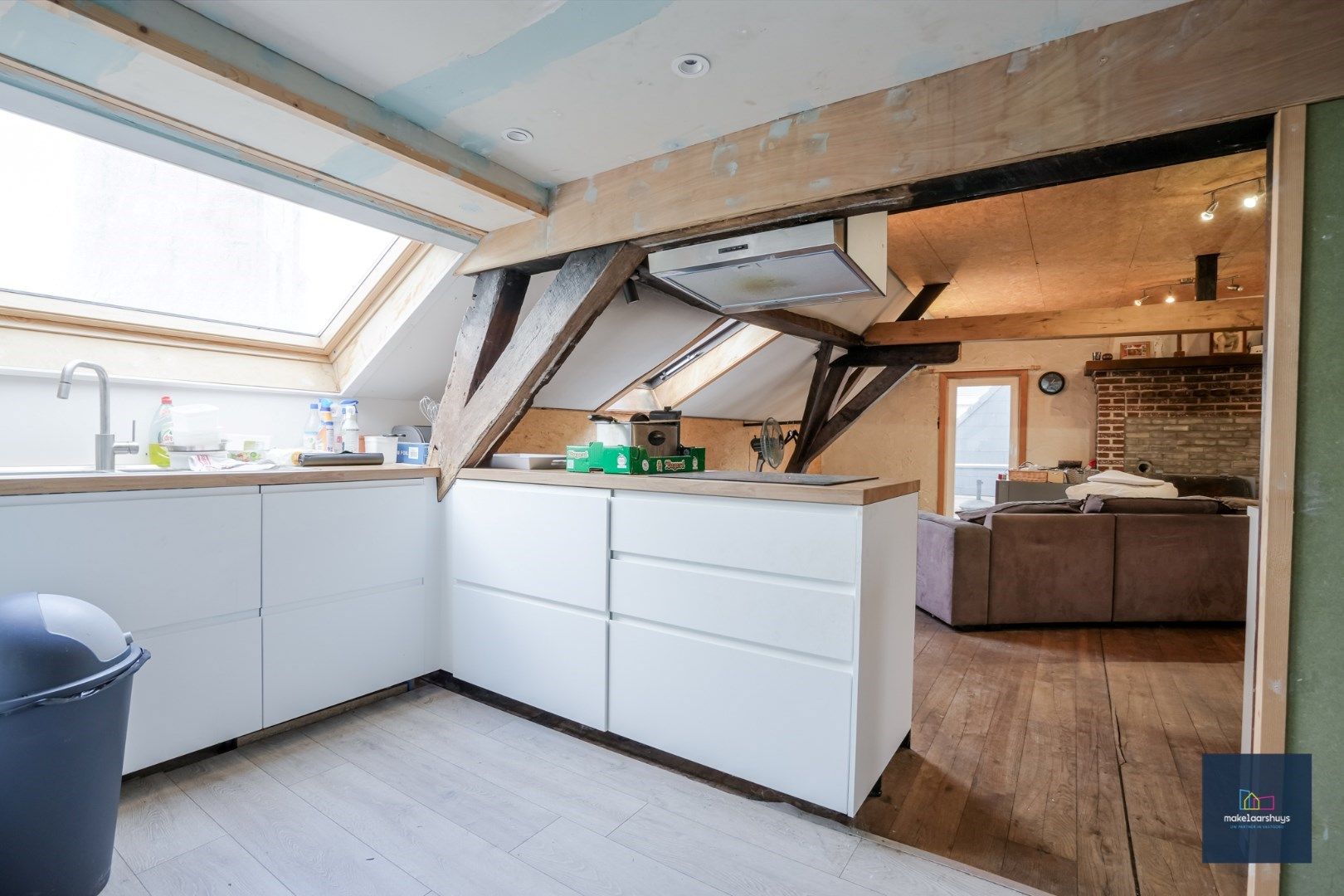 Te renoveren woning op rustige locatie foto 6