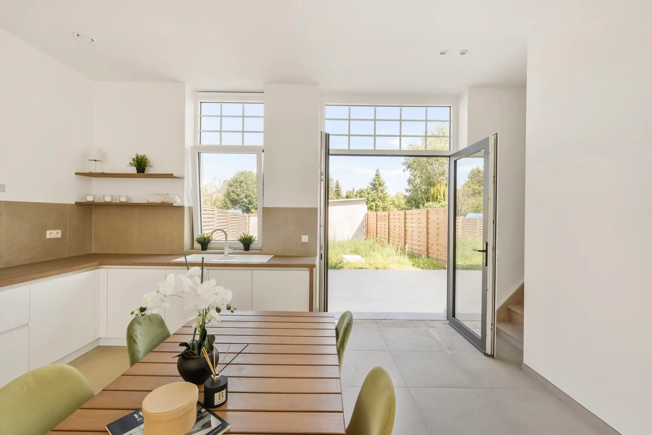 Instapklare topper met 5 slaapkamers en tuin in Moen foto 4