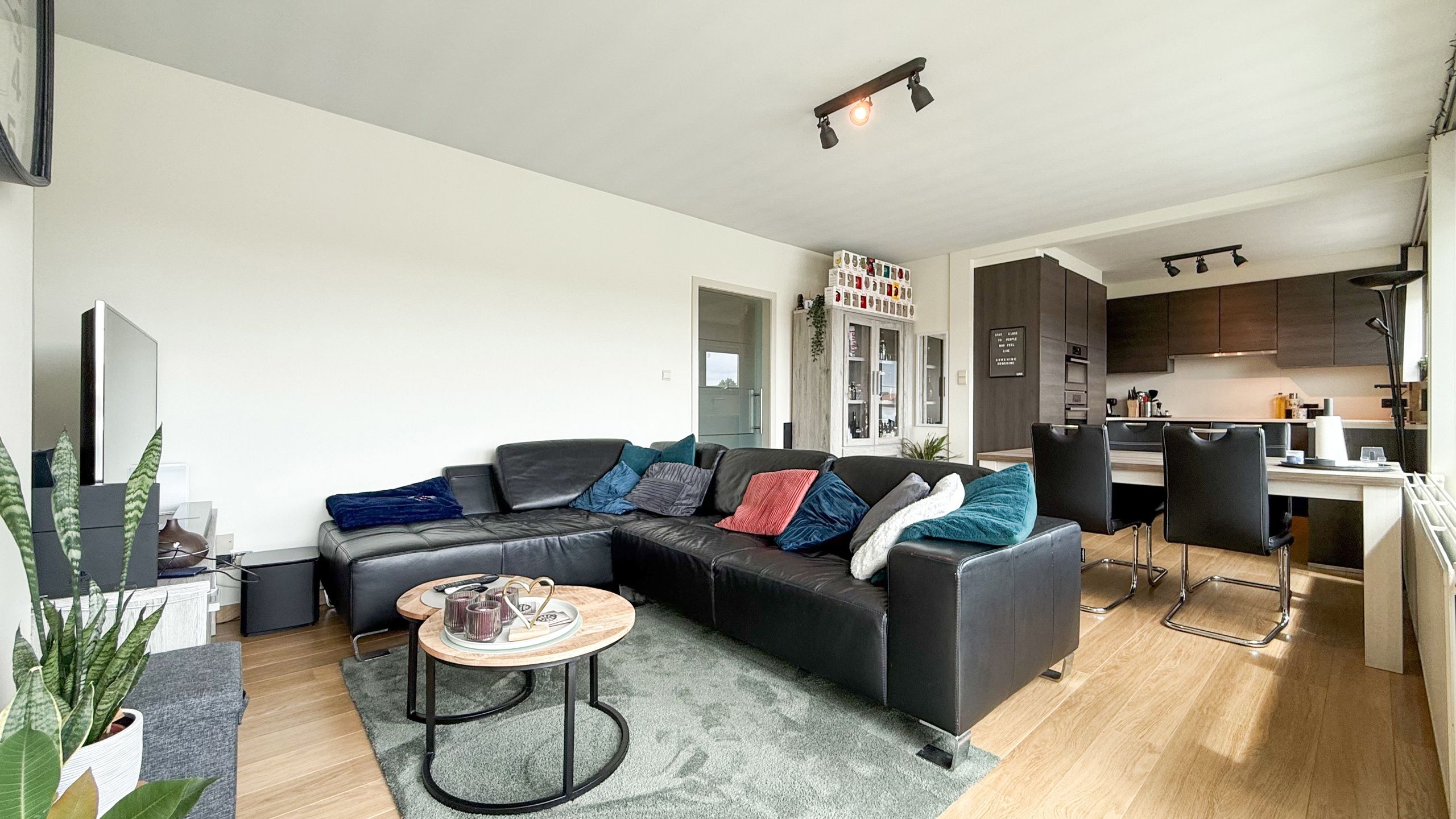 Instapklaar appartement met 3 slpkms in hartje Paal – EPC B! foto 3