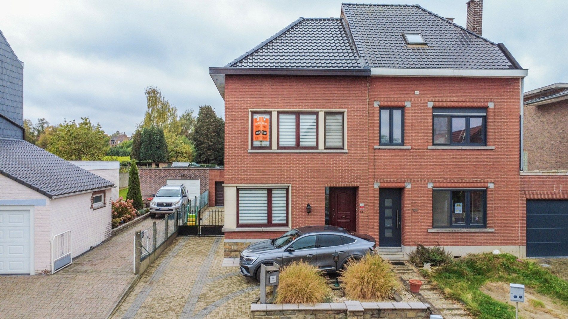 Een degelijke, goed onderhouden woning te Huizingen! foto 2