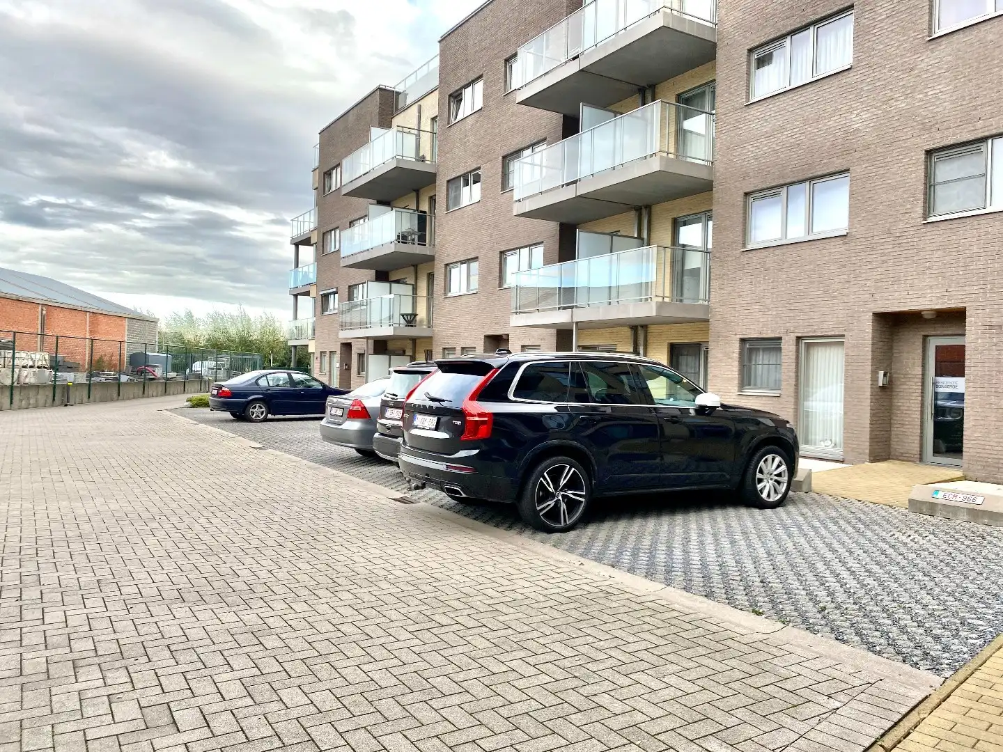 Gelijkvloers 2-slaapkamer appartement met tuin te koop in Harelbeke foto 13