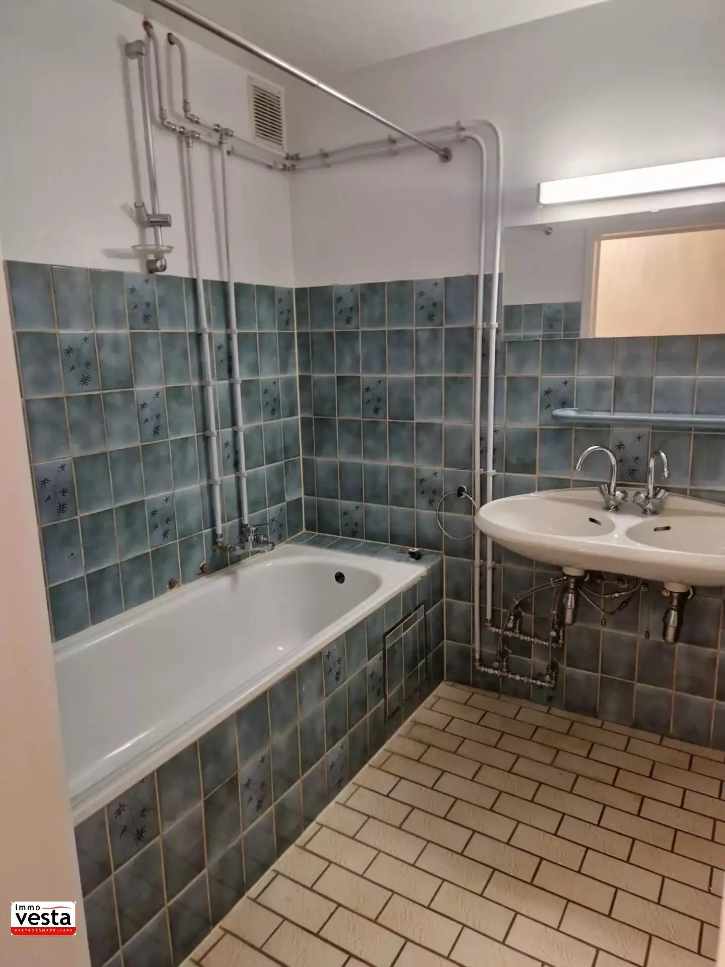 Appartement met 2 slaapkamers in centrum Sint-Truiden foto 7