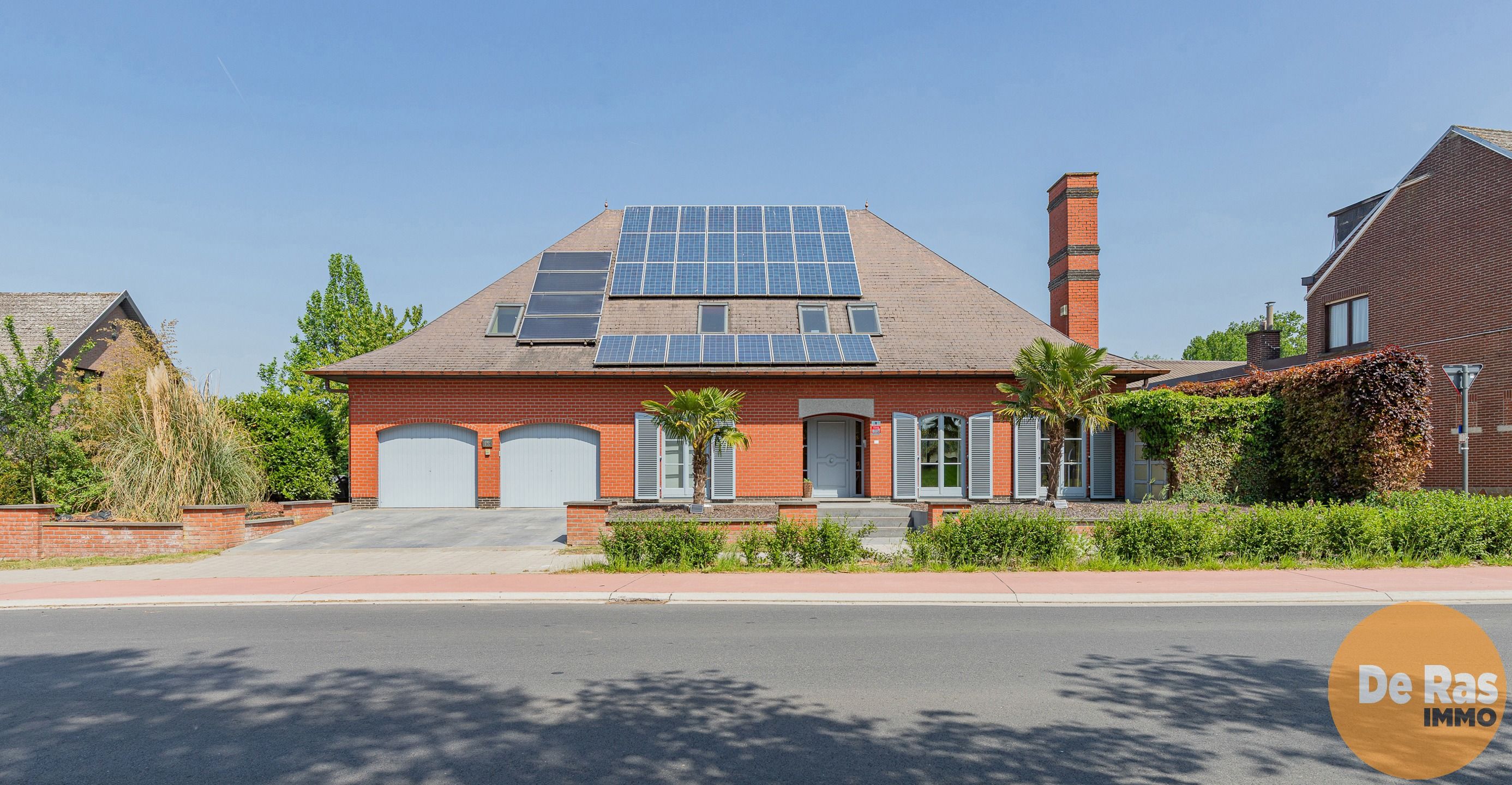 BURST – Ruime bungalow met zwembad en aparte woonruimte foto {{pictureIndex}}