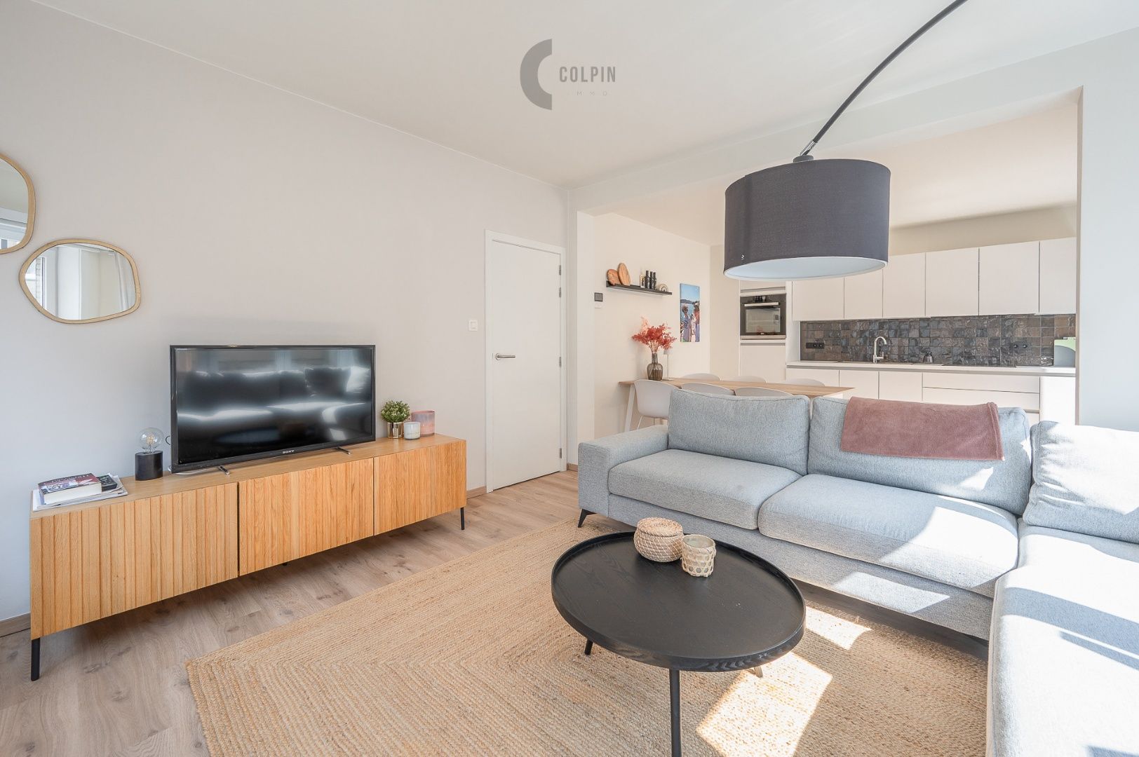 Instapklaar hoekappartement op toplocatie in Heist-aan-Zee – volledig gerenoveerd! foto {{pictureIndex}}