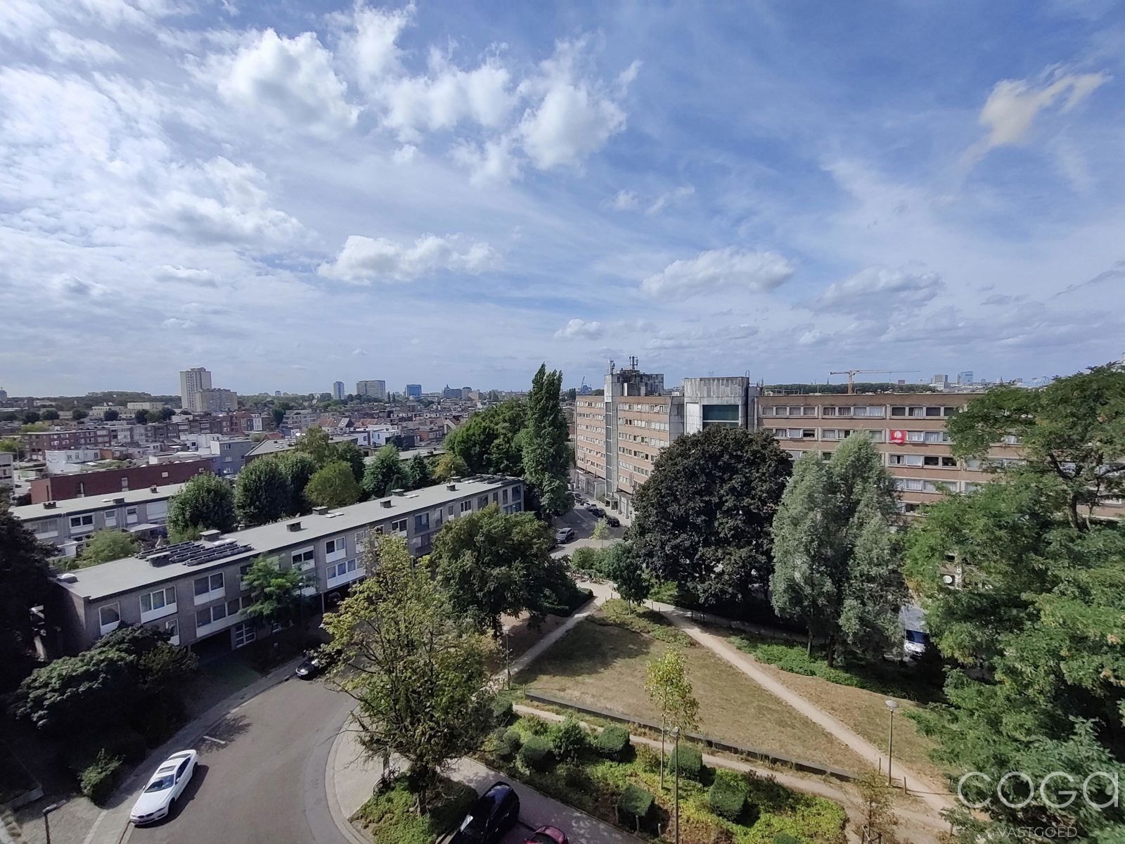 Appartement 2 slpks met zicht op de stad foto 13