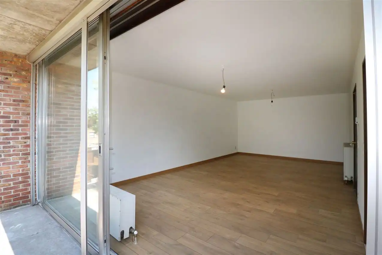 Zonnig appartement met 2 slaapkamers en garage op zeer goede, rustige locatie foto 2