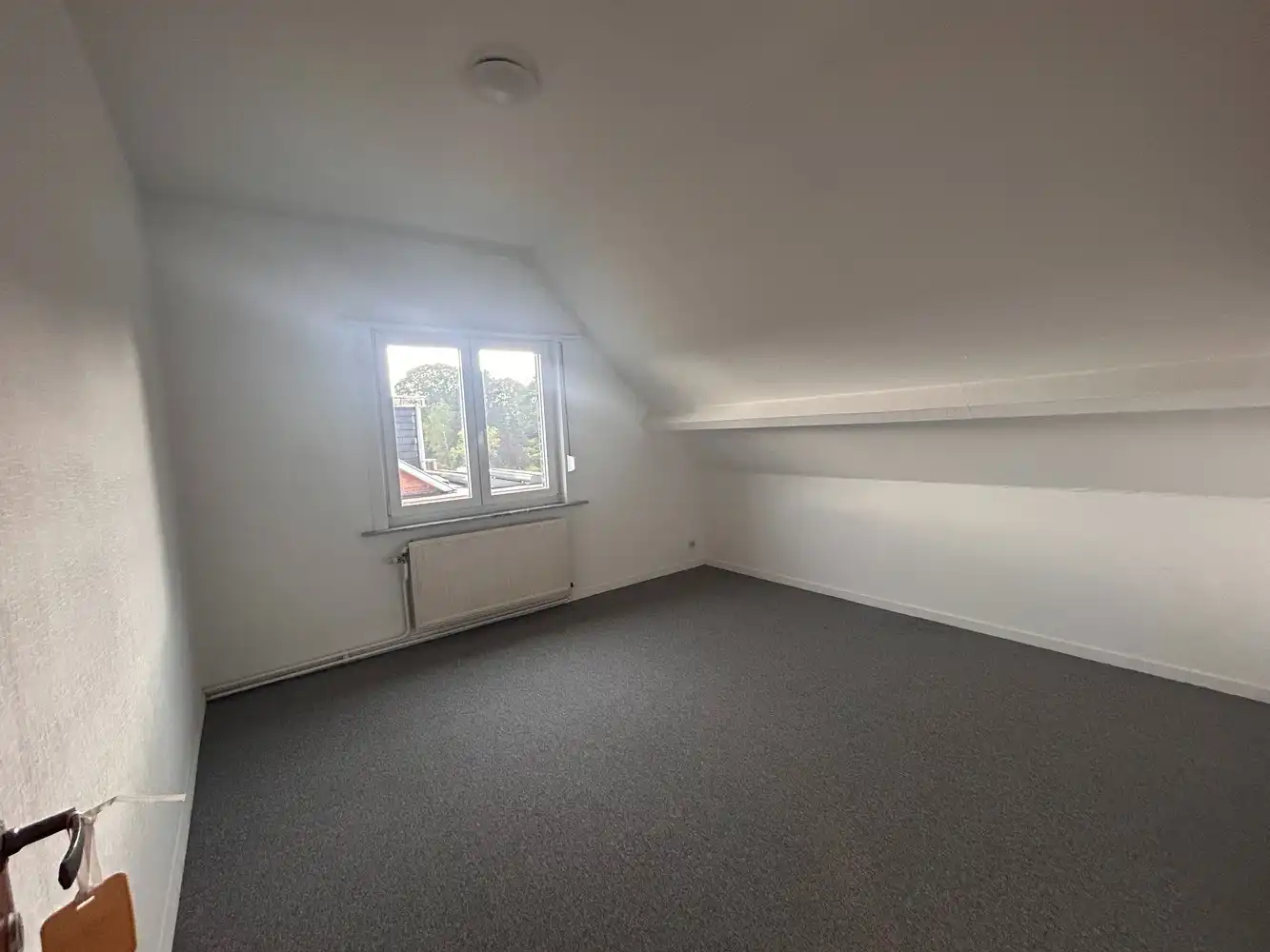 Lichtrijk appartement met 2 slaapkamers en bureau vlakbij openbaar vervoer en invalswegen foto 12