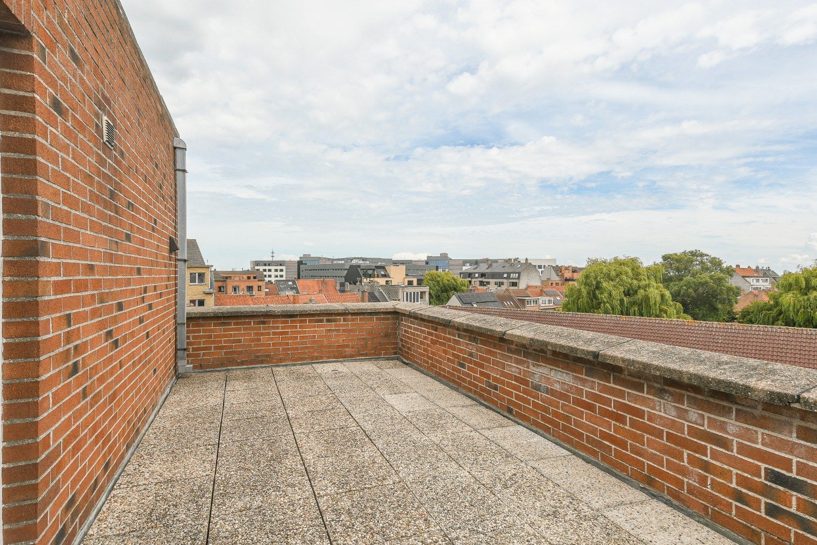 1-slaapkamer appartement met groot terras te huur foto 7