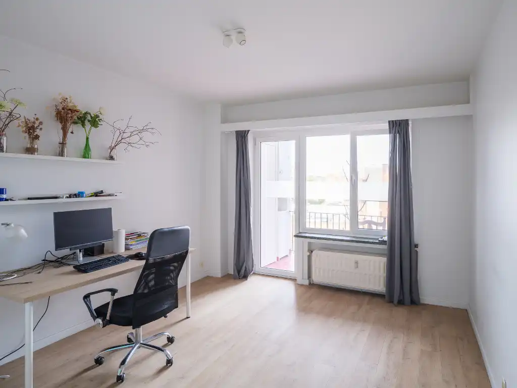 Ruim appartement (115 m² BVO) met 3 volwaardige slaapkamers en twee buitenruimtes nabij station Gent-Sint-Pieters. foto 12