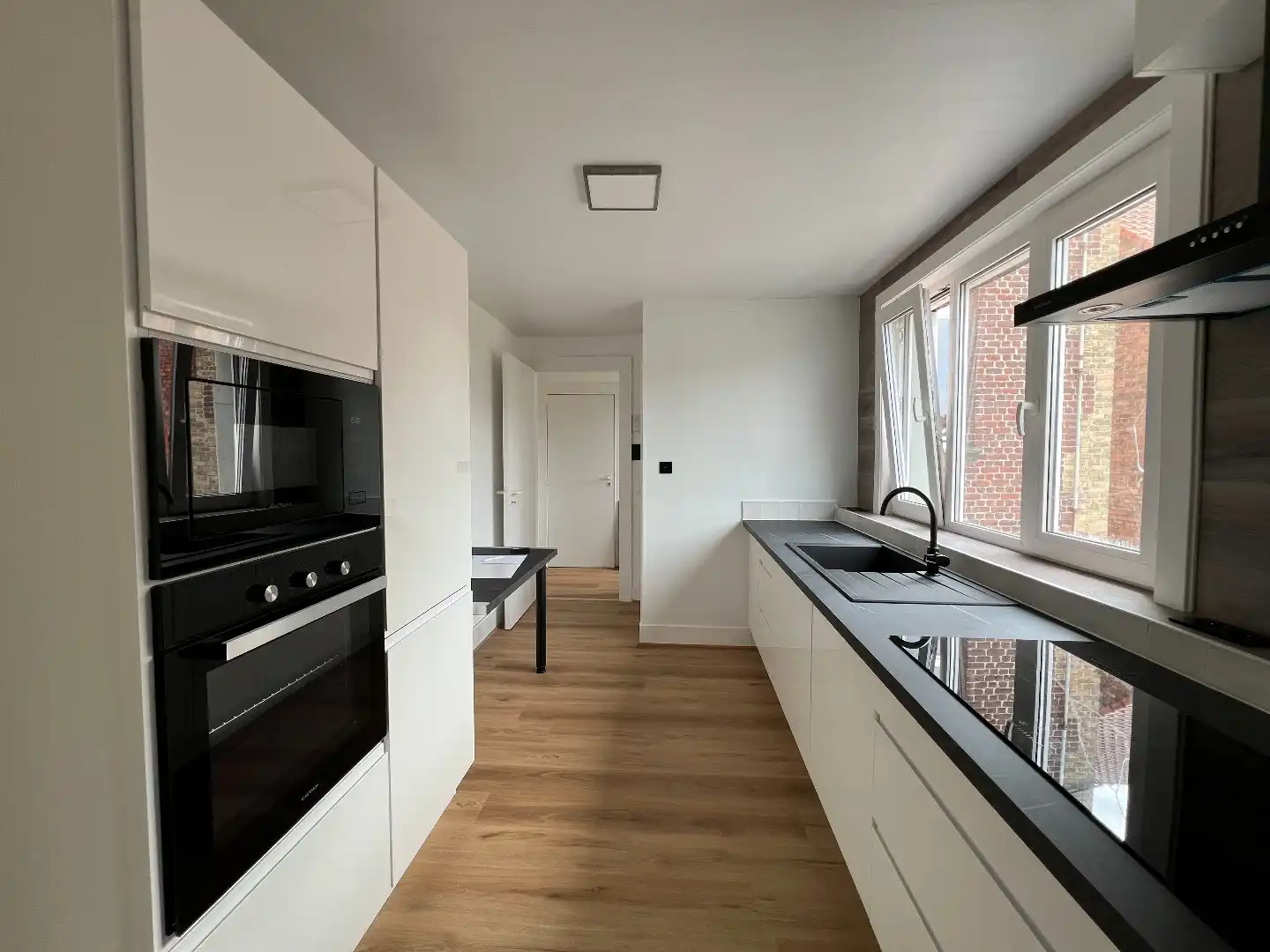 Instapklaar appartement met 2 slaapkamers in het centrum van Ieper foto 5