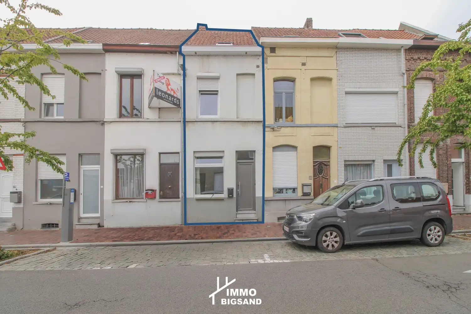 Volledig gerenoveerde woning te koop met 3 slaapkamers te Kortrijk foto {{pictureIndex}}