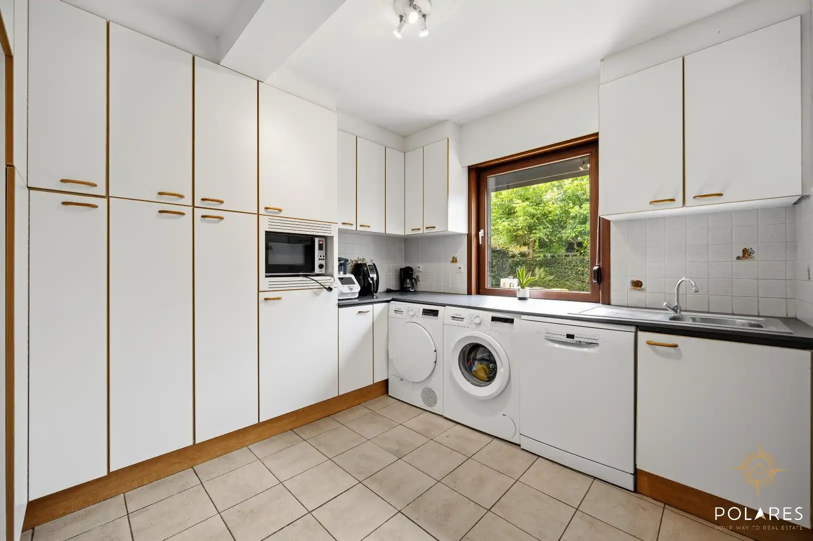 Instapklare open bebouwing met zonnige tuin op toplocatie foto 8