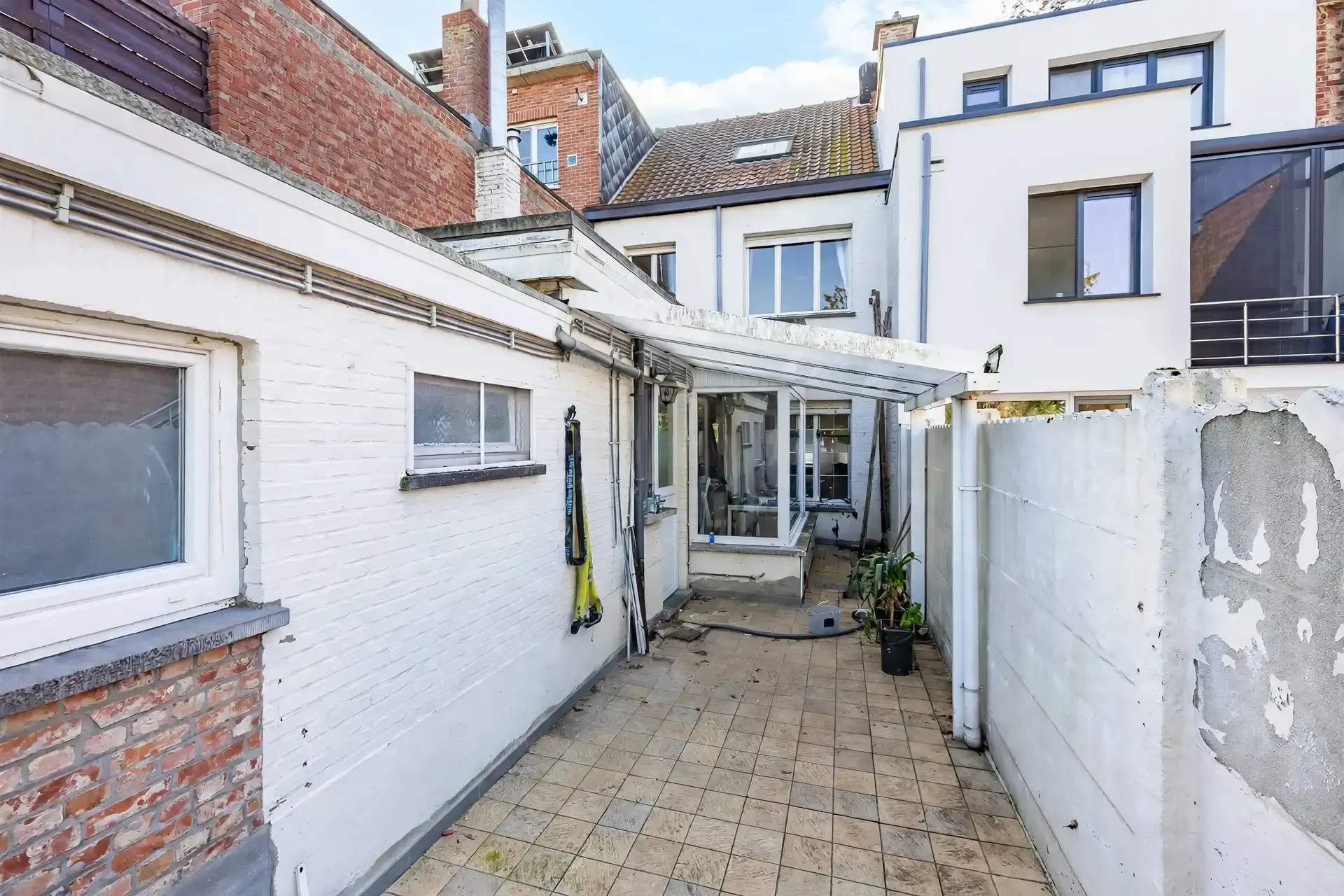 te renoveren woning met 3 slaapkamers foto 17