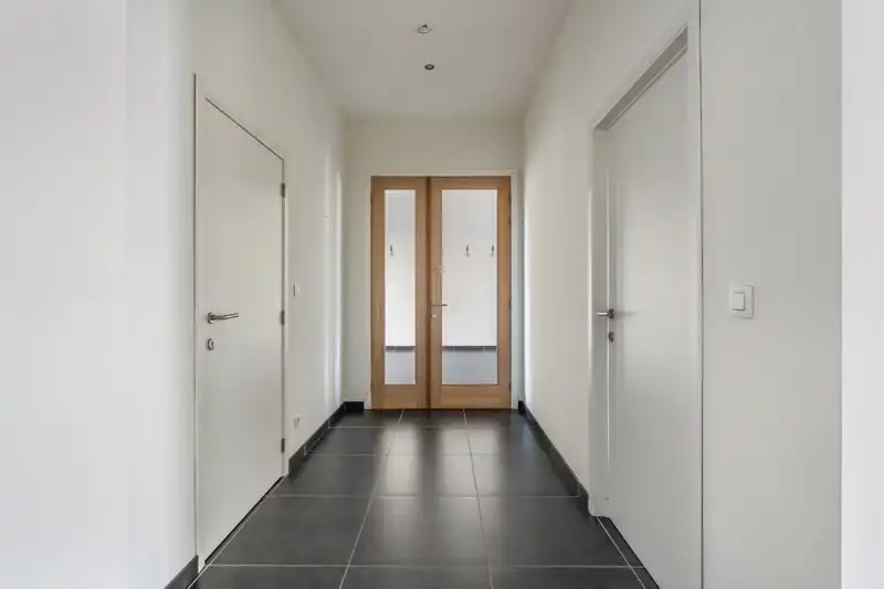 Gelijkvloers appartement met 2 slaapkamers, autostaanplaats en terras foto 8