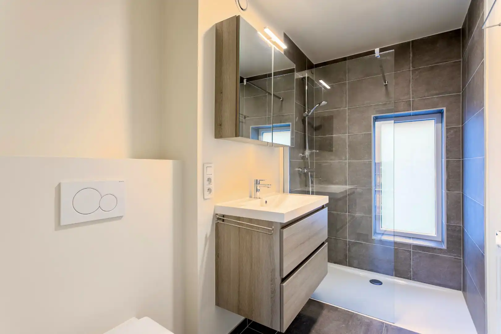 Stijlvol en energiezuinig duplexappartement in Halle foto 24