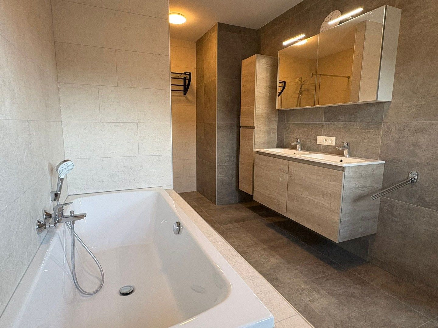 Ruime woning met 3 / 4 slpks centraal gelegen in Leopoldsburg !  foto 13