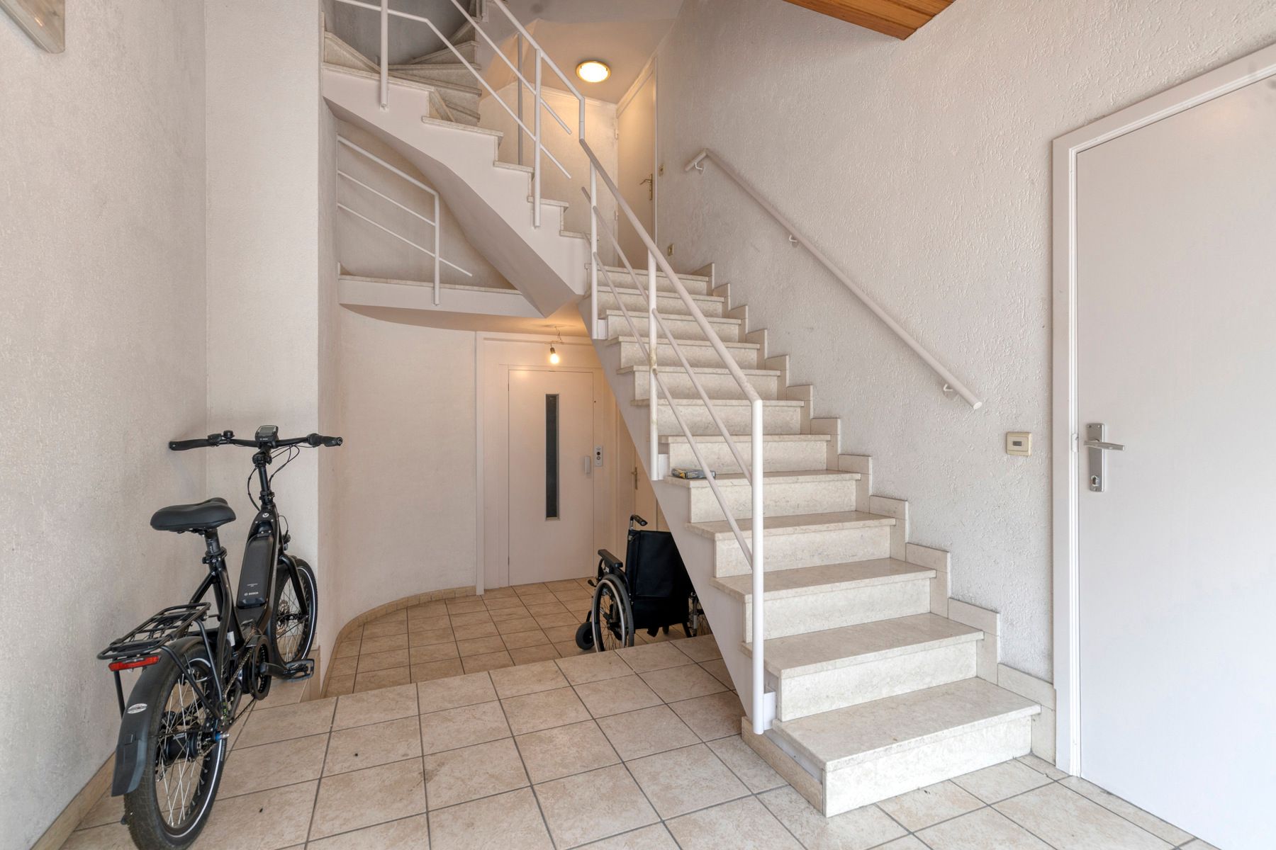 Instapklaar appartement van 153m² !!! met garage en standplaats !!! foto 38