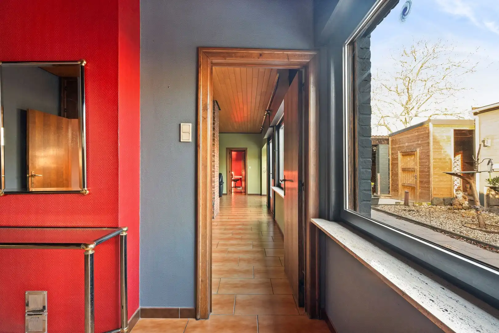 Vrijstaande woning in tweede lijn met 2 kamers op het gelijkvloers en voldoende stockageruimte en gesloten garage van 40m² foto 13