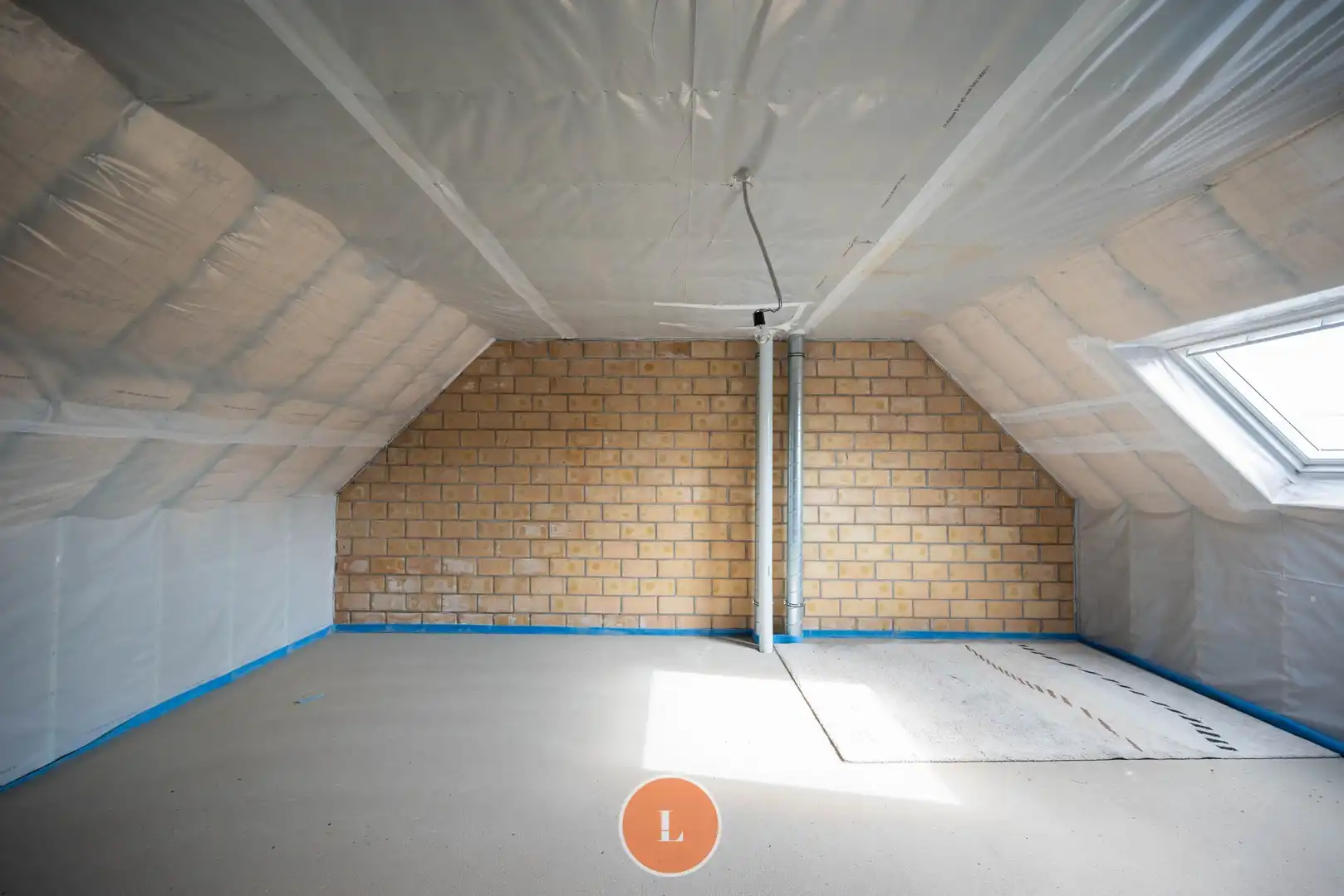 recente halfopen woning in een rustige wijk foto 15