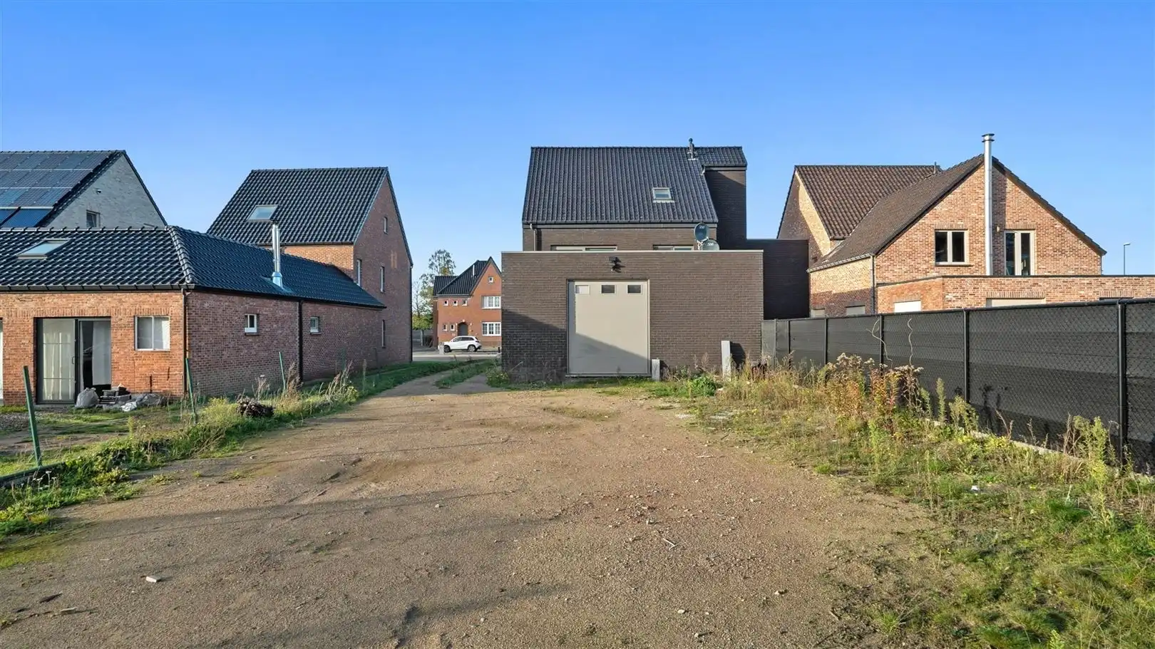 TE HUUR: Kantoorruimte met magazijn te Heusden-Zolder! foto 14