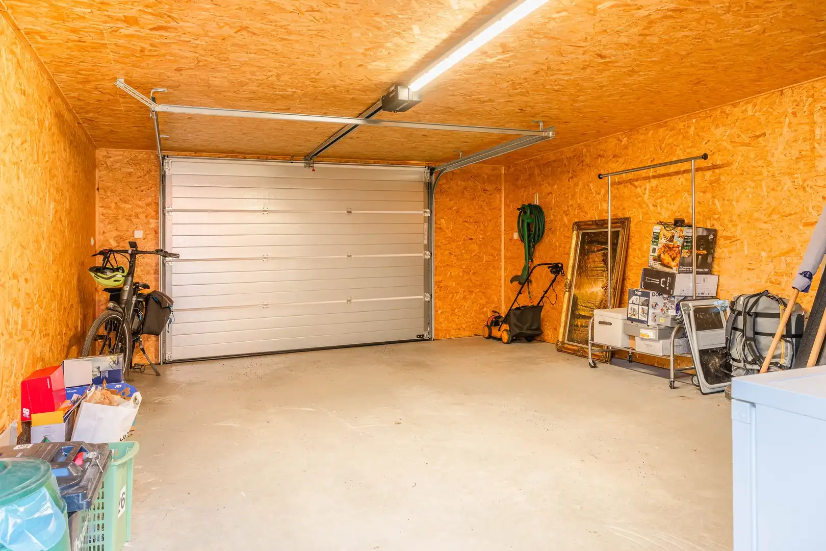 INSTAPKLAAR GELIJKVLOERS APPARTEMENT MET ZUIDTUIN & GARAGE foto 19