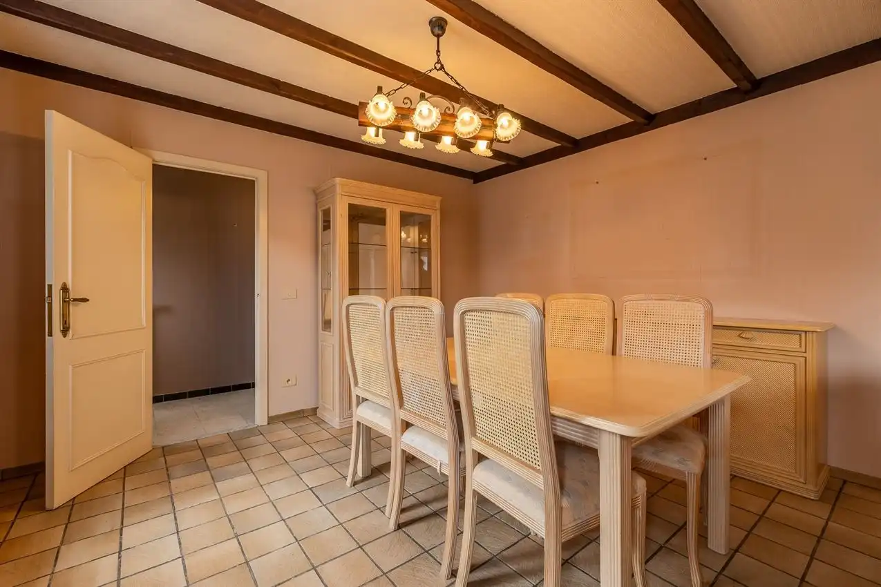 Gelijkvloers, toplocatie, prima indeling, label D, prachtige boom foto 13