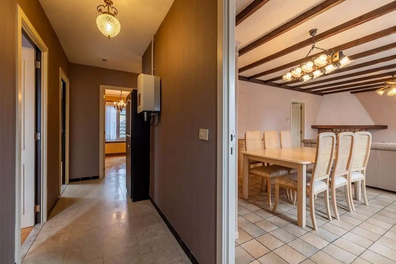 Gelijkvloers, toplocatie, prima indeling, label D, prachtige boom foto 13