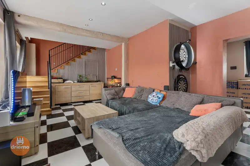 Gezellige 3 slaapkamer woning met ruime tuin en terras foto 2