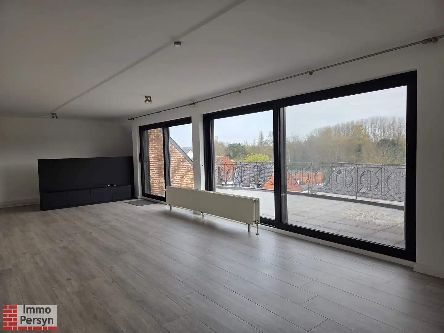 Ruime gerenoveerde triplex te Begijnendijk foto 8