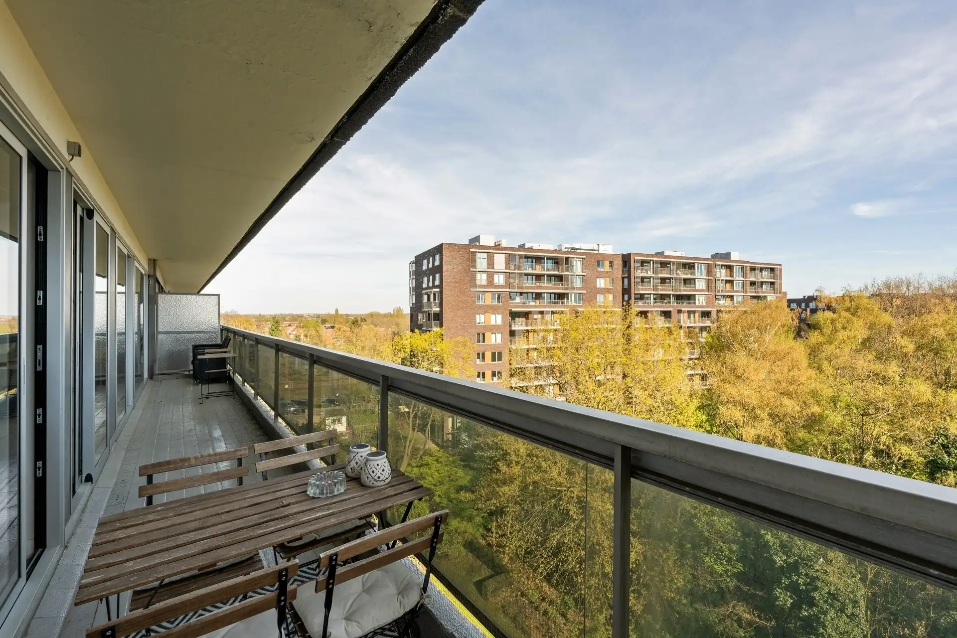 Gerenoveerd appartement met ruim terras foto 15