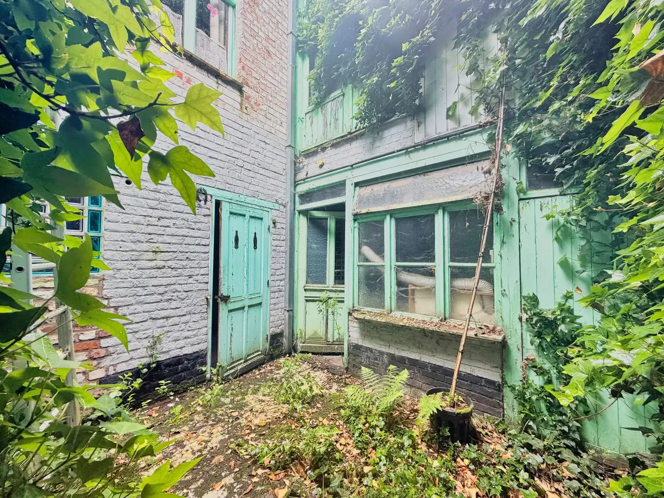 Uniek pand voor grondige renovatie in hartje Torhout foto 8