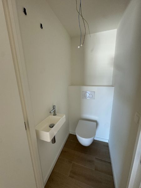 Nieuw luxe app 2e VD, 2 slpk met terras, carport & zonnepanelen foto 9