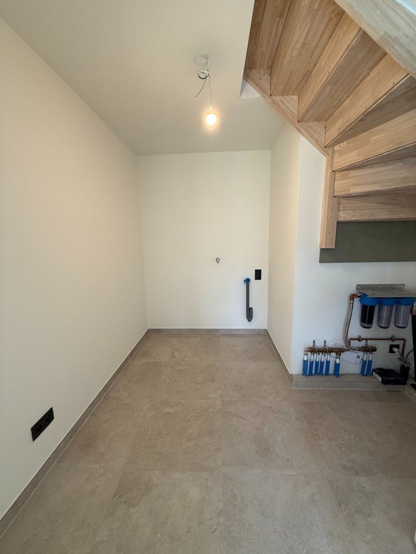 Prachtige BEN-woning met 3 slaapkamers, terras en tuin te Opitter/Bree. foto 10