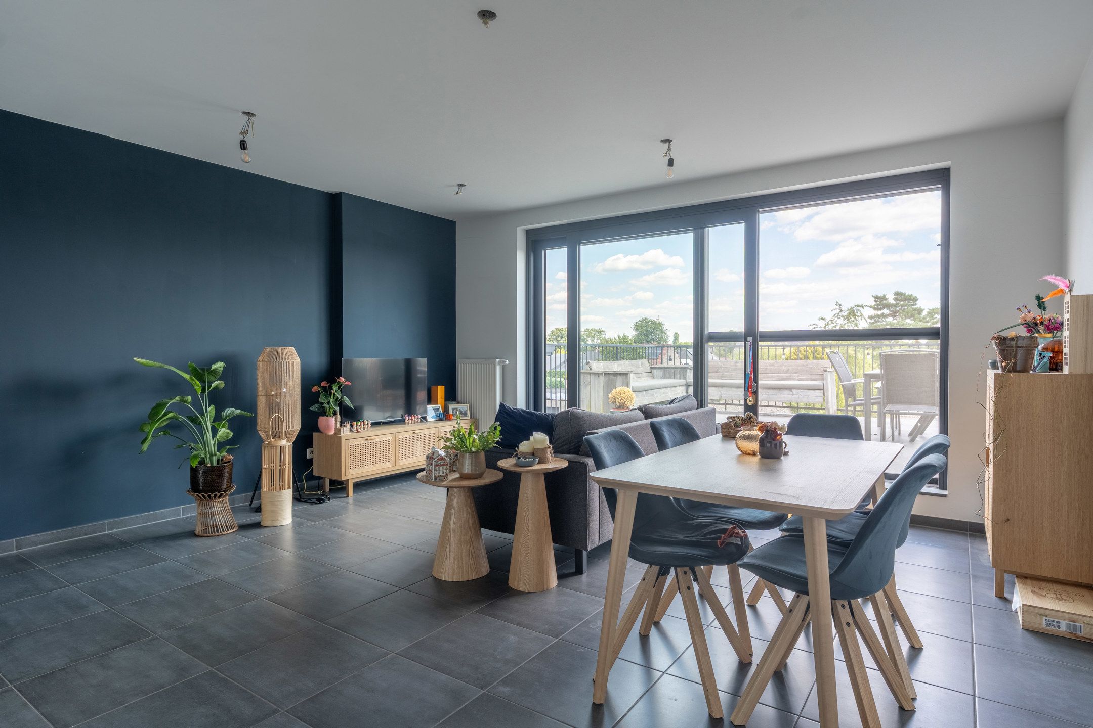 Modern 2-slpk appartement met autostaanplaats te Vosselaar foto 2