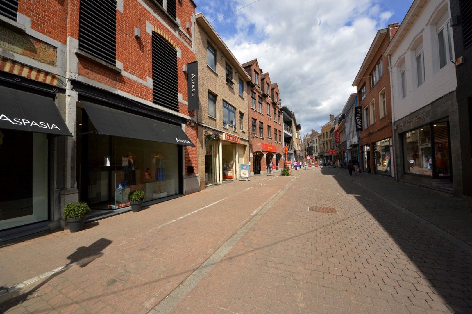 RUIM GELIJKVLOERS CENTRUM HALLE foto 3