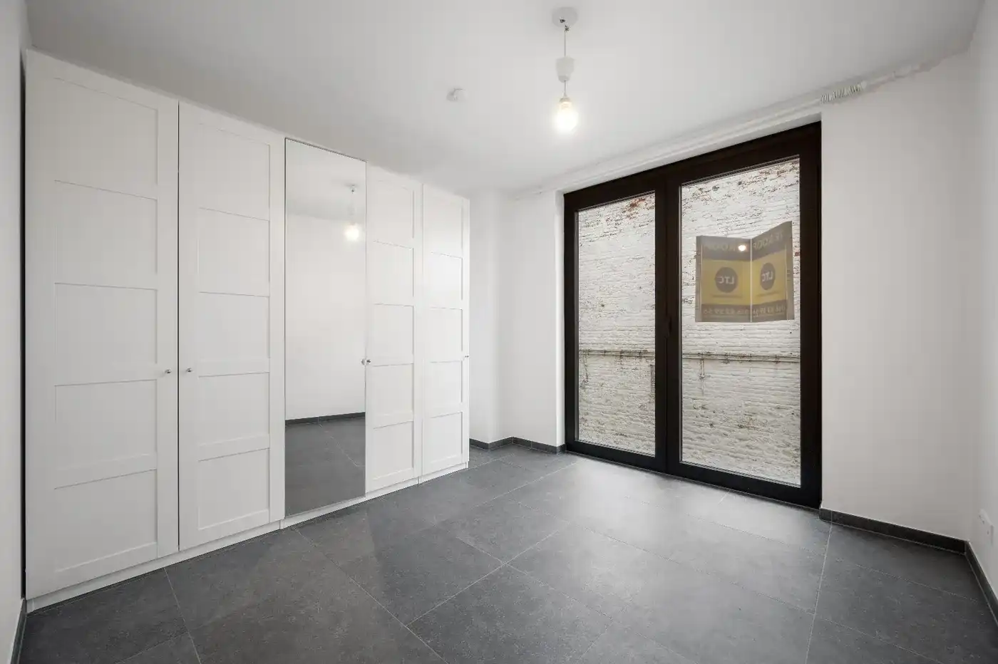 Modern appartement uit 2016 met 2 slaapkamers in centrum foto 11