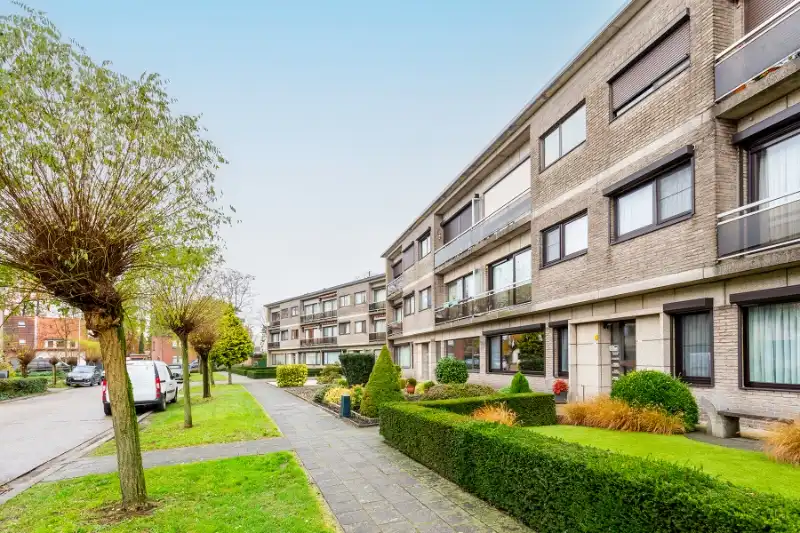 Gelijkvloers 2 slpk. appartement met tuin en garage foto 15