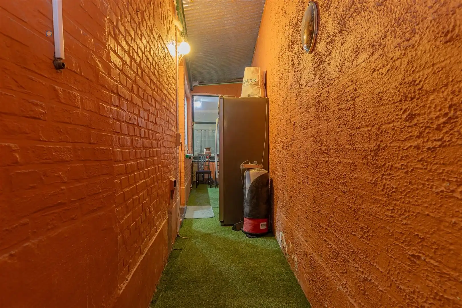 Charmante woning met renovatiepotentieel foto 10